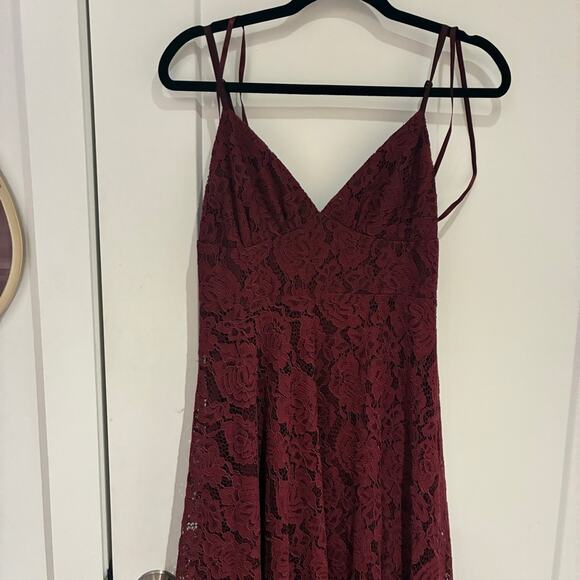 Fame and Partners Burgundy Lace Gown Sz 8 - Picture 2 of 12